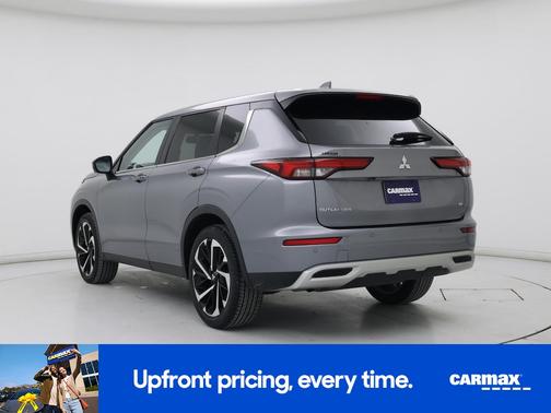 Gray 2024 Mitsubishi Outlander SE