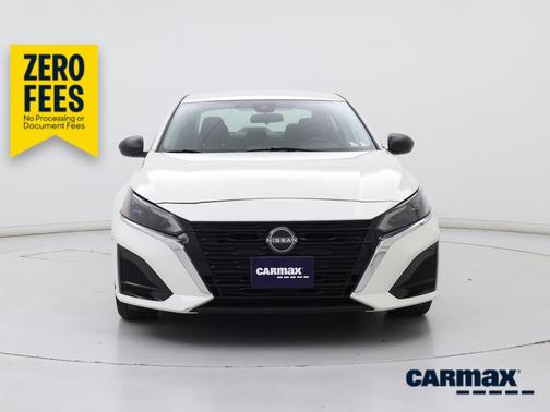 White 2023 Nissan Altima SV