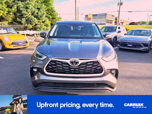 Gray 2022 Toyota Highlander LE