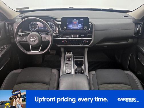 2023 Nissan Pathfinder SV