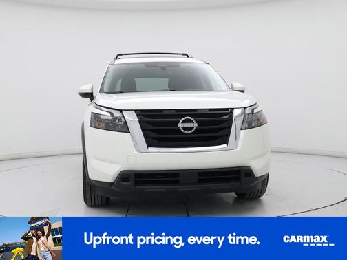 2023 Nissan Pathfinder SV