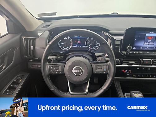 2023 Nissan Pathfinder SV