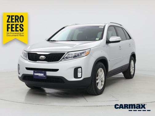 Silver 2014 Kia Sorento LX