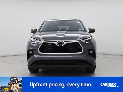 Gray 2024 Toyota Highlander XLE