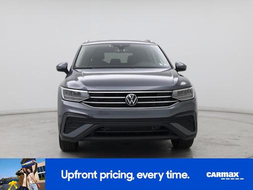 Gray 2024 Volkswagen Tiguan SE