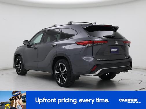 Gray 2022 Toyota Highlander XSE