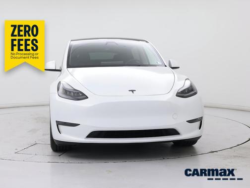 White 2024 Tesla Model Y Performance