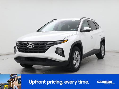 White 2023 Hyundai TUCSON SEL