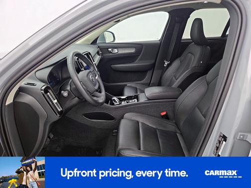 2024 Volvo XC40 B5 Plus Bright Theme