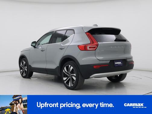2024 Volvo XC40 B5 Plus Bright Theme
