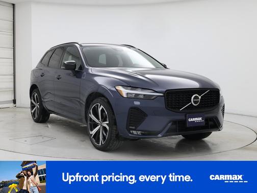 2023 Volvo XC60 B5 Ultimate Dark Theme