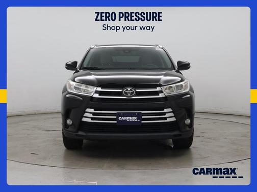Black 2017 Toyota Highlander XLE