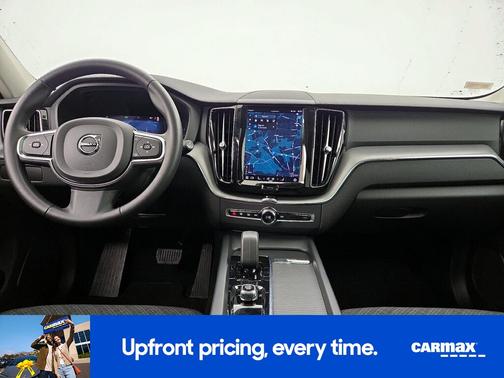 2024 Volvo XC60 B5 Core Dark Theme