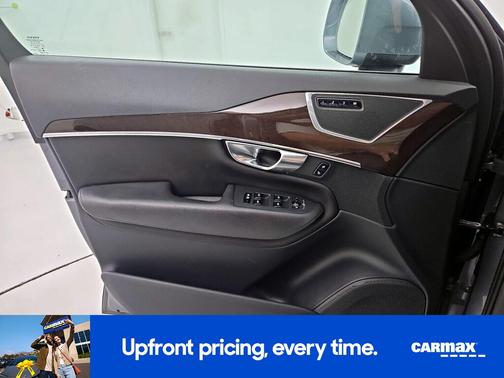 2019 Volvo XC90 T6 Momentum