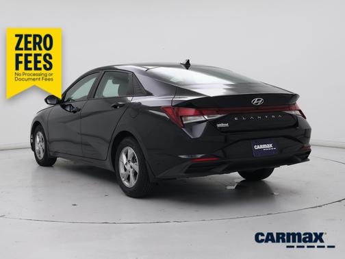 Black 2022 Hyundai ELANTRA SE
