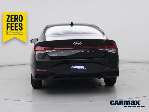Black 2022 Hyundai ELANTRA SE