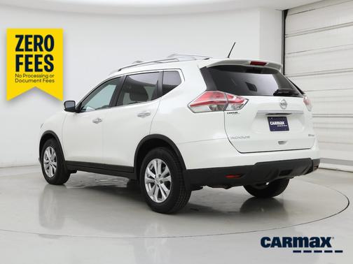 White 2016 Nissan Rogue SV
