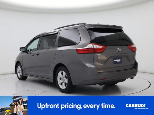 2019 Toyota Sienna LE