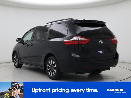 Black 2018 Toyota Sienna LE