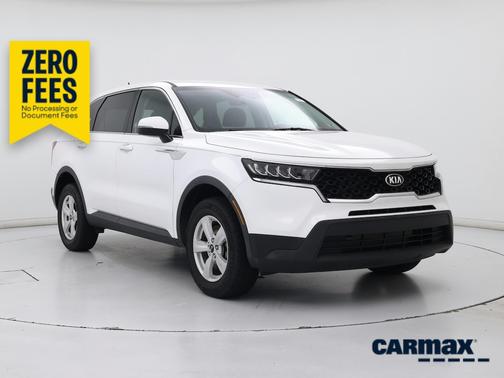 White 2021 Kia Sorento LX