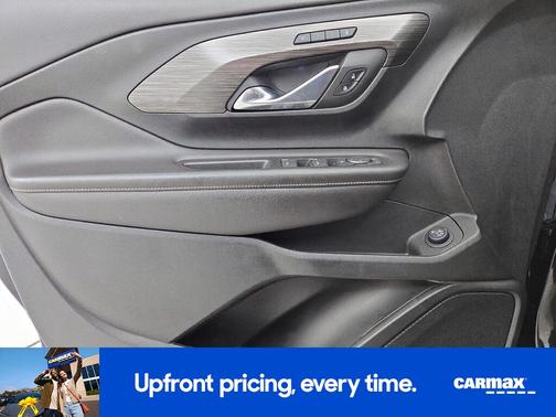 Black 2022 GMC Terrain SLT