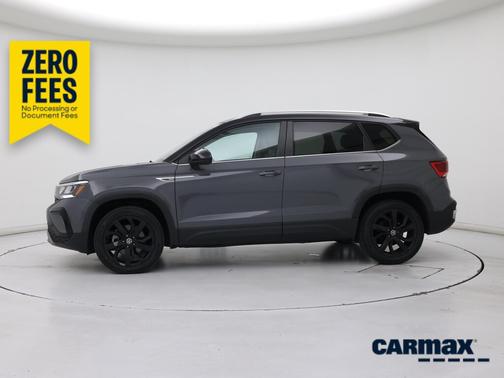 Gray 2023 Volkswagen Taos SE