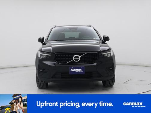 2023 Volvo XC40 B5 Plus Dark Theme