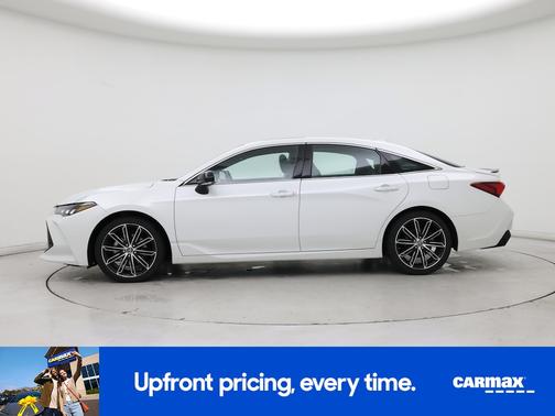 White 2019 Toyota Avalon XSE