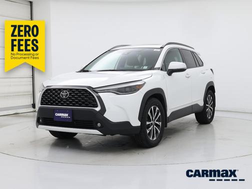 White 2022 Toyota Corolla Cross XLE