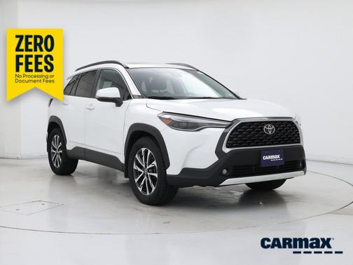 White 2022 Toyota Corolla Cross XLE