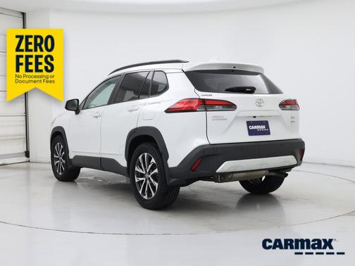 White 2022 Toyota Corolla Cross XLE