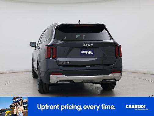 Gray 2024 Kia Sorento S