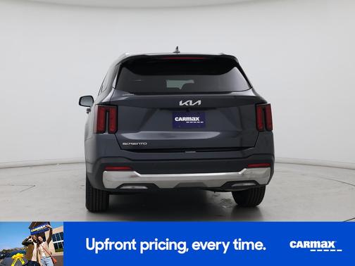 Gray 2024 Kia Sorento S