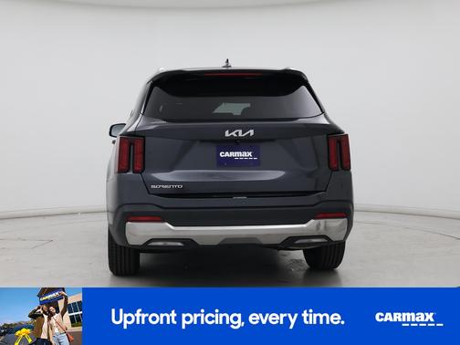Gray 2024 Kia Sorento S