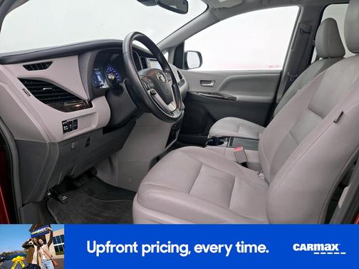 2018 Toyota Sienna XLE