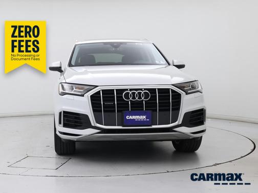 White 2023 Audi Q7 Premium