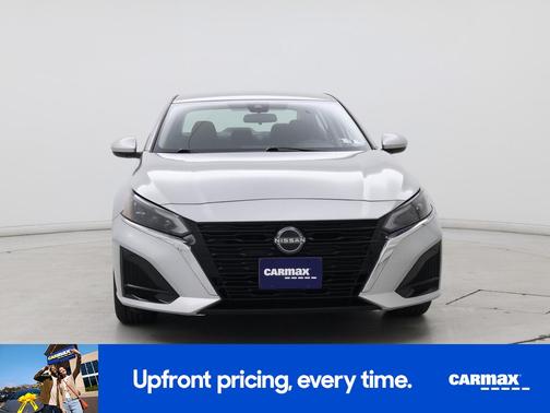 Silver 2023 Nissan Altima SV