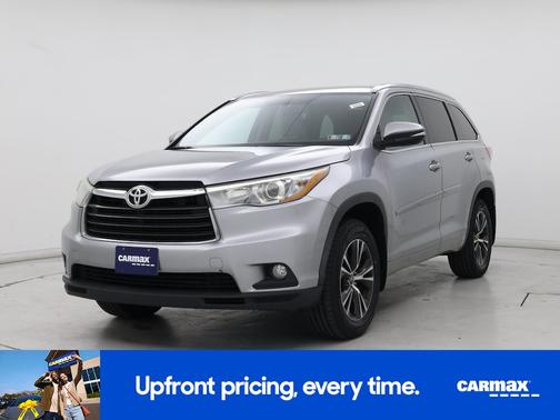 Silver 2016 Toyota Highlander XLE