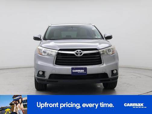 Silver 2016 Toyota Highlander XLE