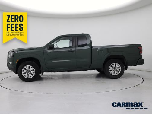 Green 2024 Nissan Frontier SV