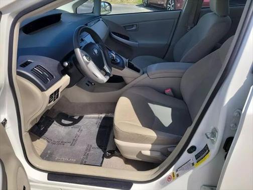 2010 Toyota Prius III