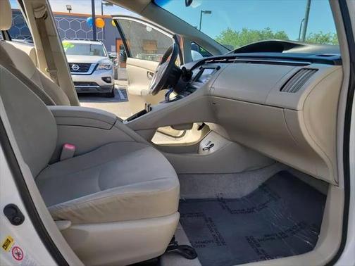 2010 Toyota Prius III