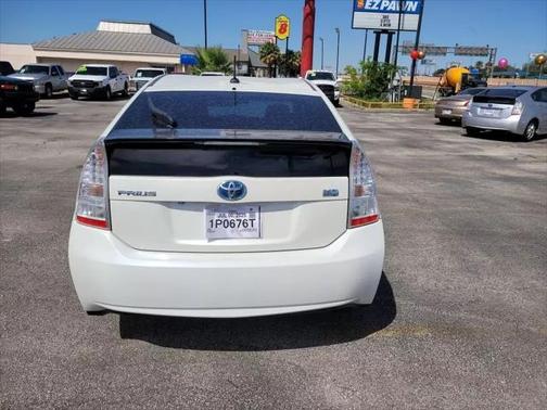 2010 Toyota Prius III