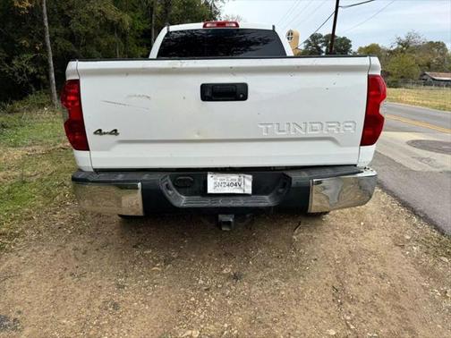 2014 Toyota Tundra SR5
