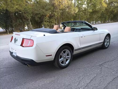 2010 Ford Mustang Premium