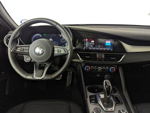 Vulcano Black Metallic 2024 Alfa Romeo Giulia Ti