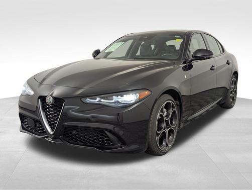 Vulcano Black Metallic 2024 Alfa Romeo Giulia Ti