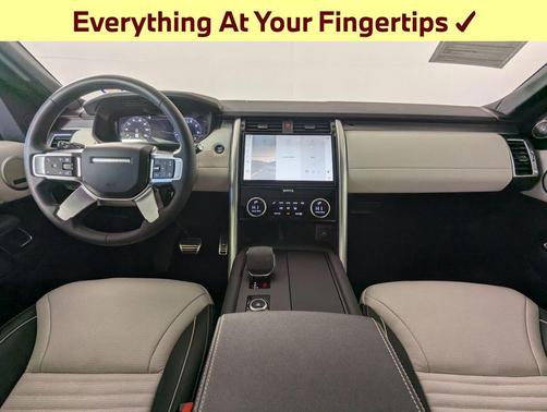 2024 Land Rover Discovery P300 Dynamic SE