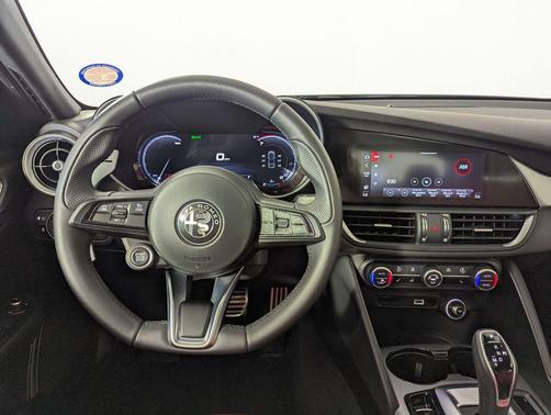 Vesuvio Gray Metallic 2024 Alfa Romeo Giulia Veloce AWD