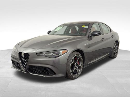 Vesuvio Gray Metallic 2024 Alfa Romeo Giulia Veloce AWD